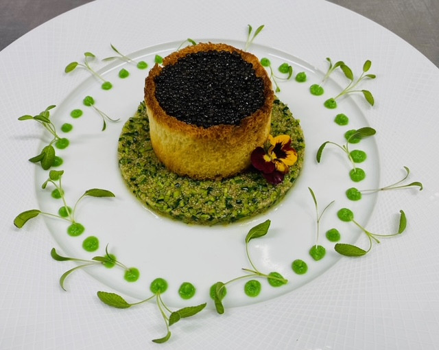 Tartare d'araignee et caviar d'Aquitaine